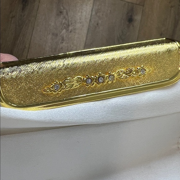 Le Regale White with Goldtone Hardware Vintage Evening Bag - Picture 8 of 9